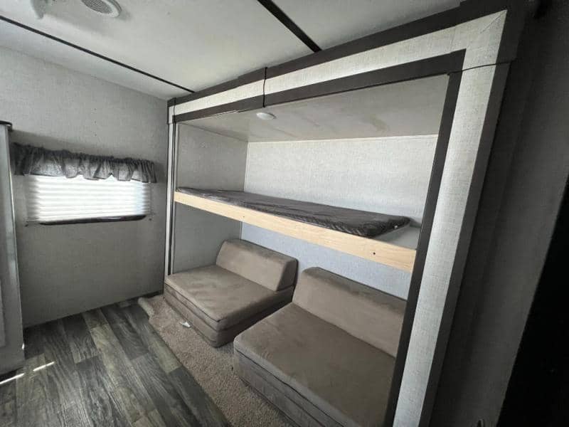 2020 Keystone RV 2020 Keystone RV Bullet Ultra Lite Series - thumbnail 44