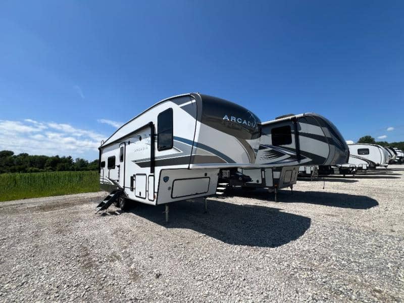 2025 Keystone RV 2025 Keystone RV Arcadia Super Lite - thumbnail 3