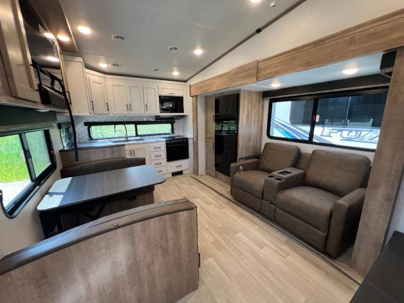 2025 Keystone RV 2025 Keystone RV Arcadia Super Lite - thumbnail 14