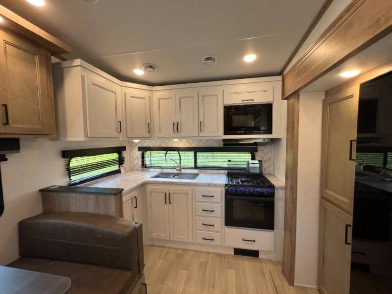 2025 Keystone RV 2025 Keystone RV Arcadia Super Lite - thumbnail 16