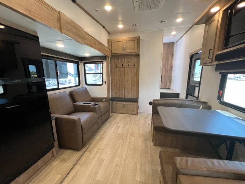 2025 Keystone RV 2025 Keystone RV Arcadia Super Lite - thumbnail 26