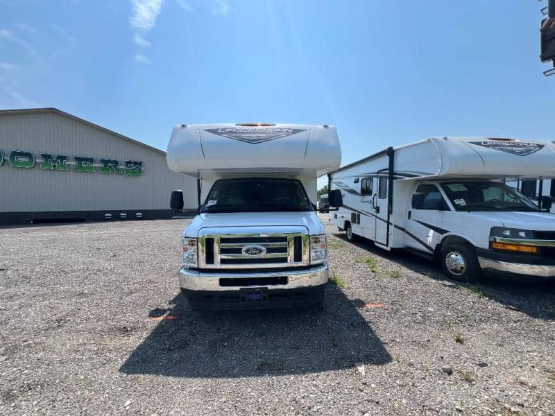 2025 Coachmen 2025 Coachmen Leprechaun - thumbnail 4