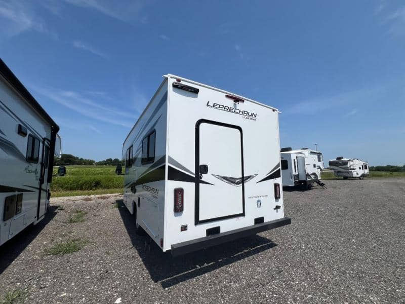 2025 Coachmen 2025 Coachmen Leprechaun - thumbnail 6