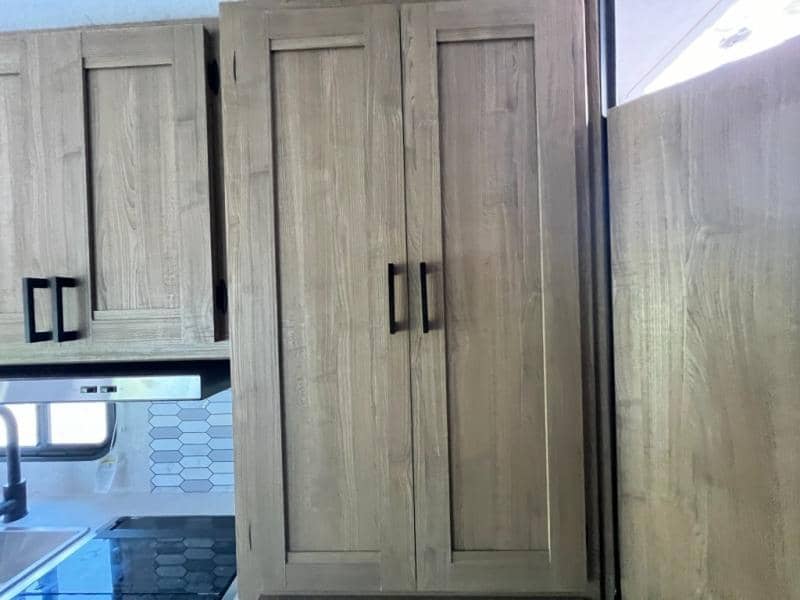 2025 Coachmen 2025 Coachmen Leprechaun - thumbnail 35