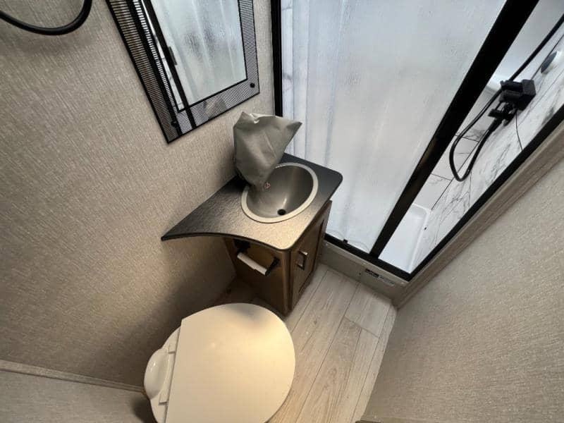 2025 Coachmen 2025 Coachmen Leprechaun - thumbnail 48