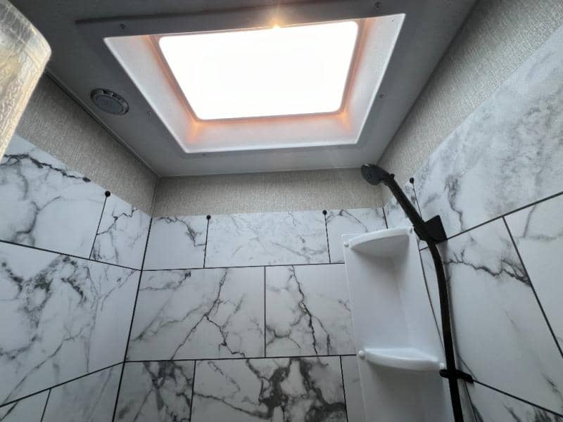 2025 Coachmen 2025 Coachmen Leprechaun - thumbnail 49