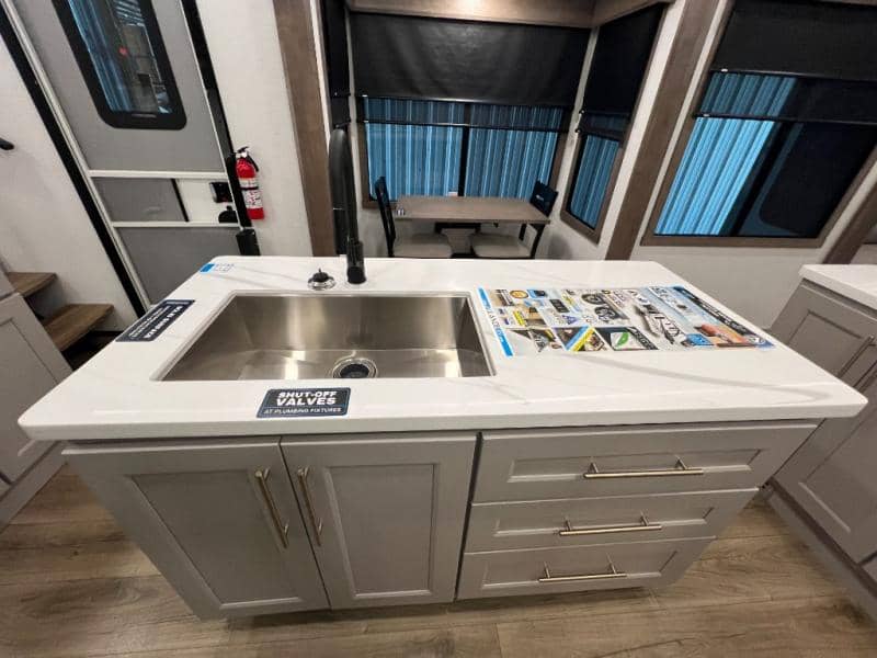 2025 Alliance RV 2025 Alliance RV Paradigm - thumbnail 30