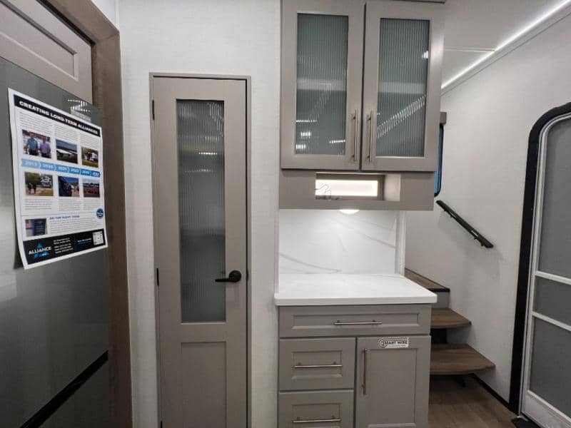 2025 Alliance RV 2025 Alliance RV Paradigm - thumbnail 34