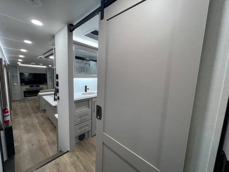 2025 Alliance RV 2025 Alliance RV Paradigm - thumbnail 50