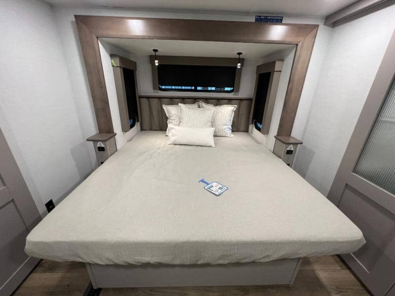 2025 Alliance RV 2025 Alliance RV Paradigm - thumbnail 57