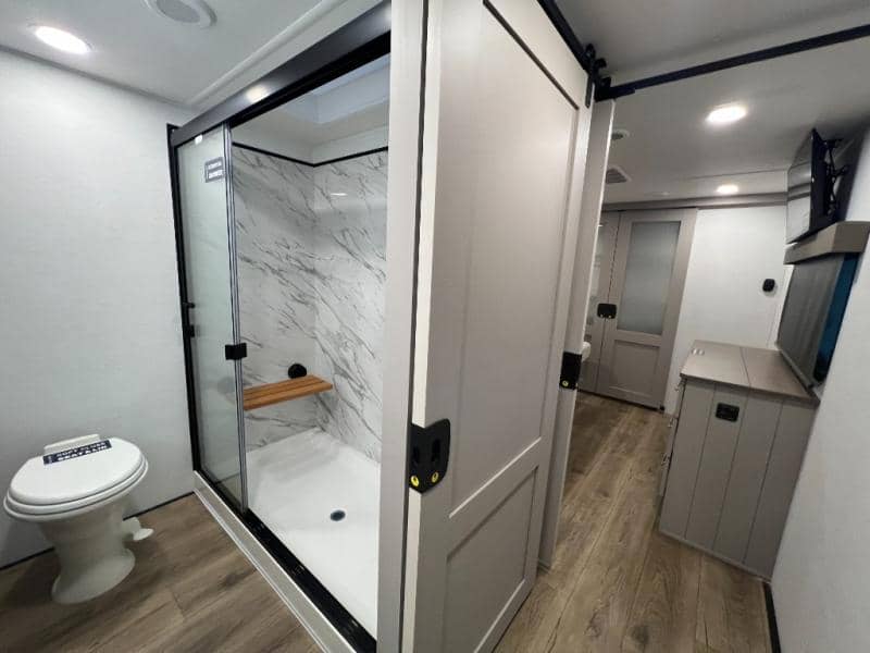 2025 Alliance RV 2025 Alliance RV Paradigm - thumbnail 73