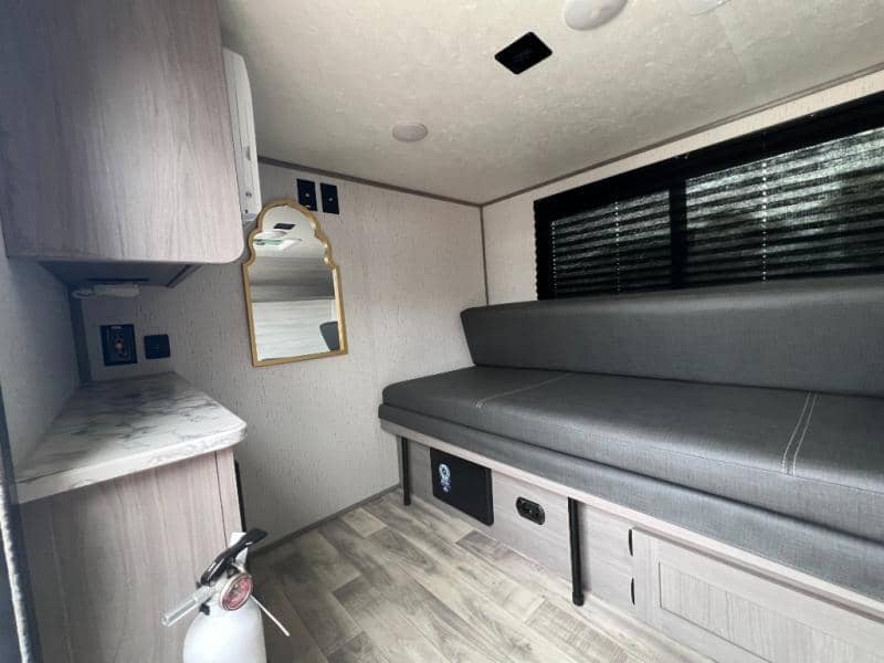 2023 Dutchmen 2023 Dutchmen Coleman - thumbnail 4