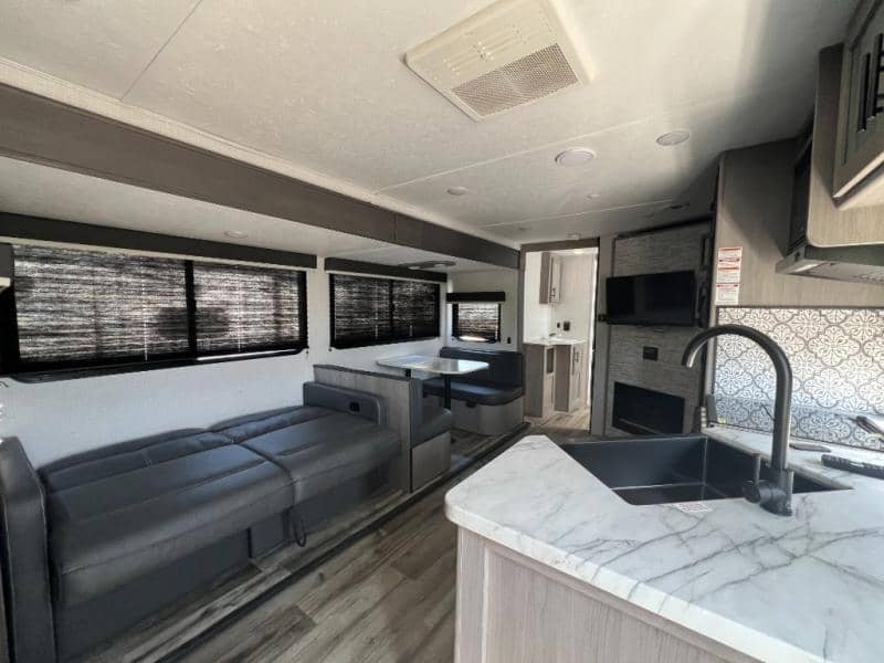 2022 Dutchmen 2022 Dutchmen Coleman Light - thumbnail 3