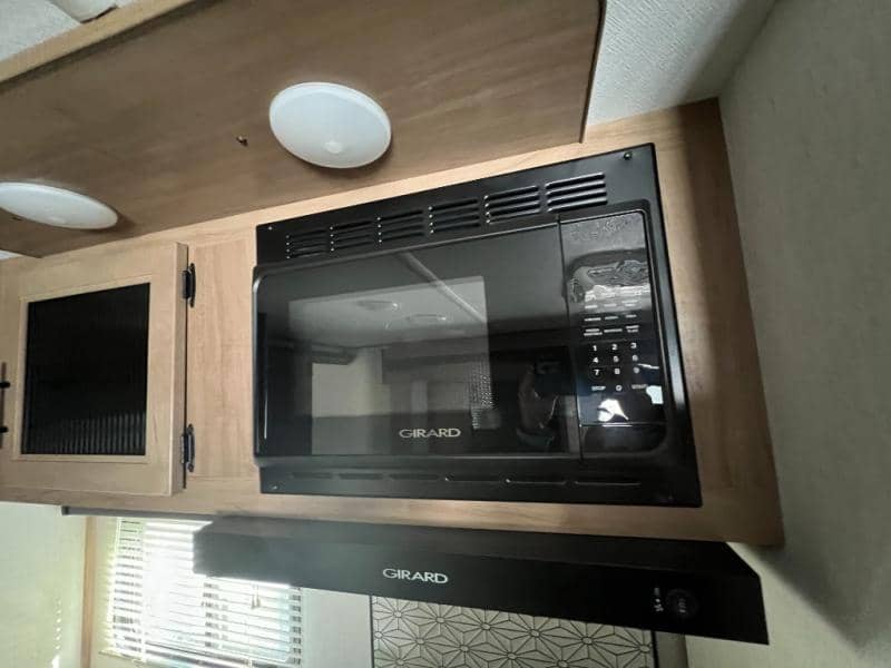 2023 Forest River 2023 Forest River Cherokee Alpha Wolf - thumbnail 7