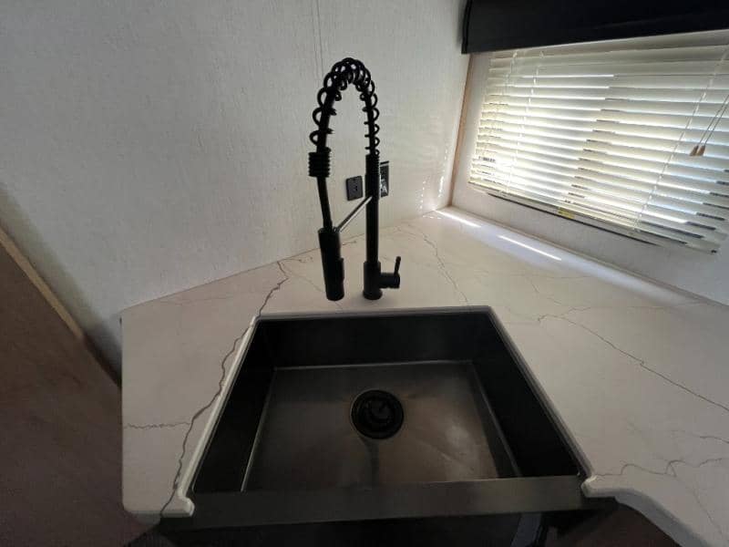 2023 Forest River 2023 Forest River Cherokee Alpha Wolf - thumbnail 8