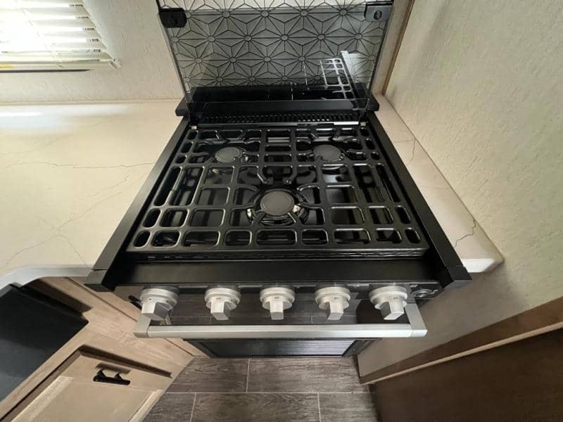 2023 Forest River 2023 Forest River Cherokee Alpha Wolf - thumbnail 9