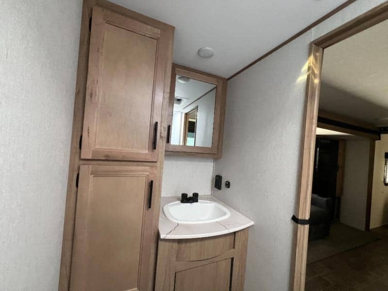 2023 Forest River 2023 Forest River Cherokee Alpha Wolf - thumbnail 16