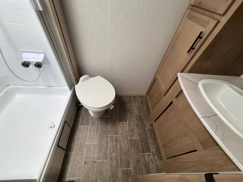 2023 Forest River 2023 Forest River Cherokee Alpha Wolf - thumbnail 17