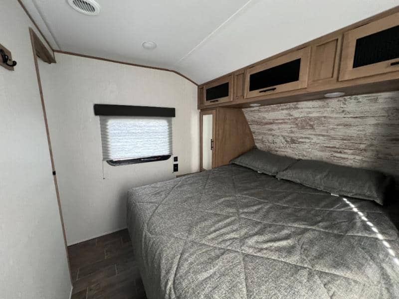 2023 Forest River 2023 Forest River Cherokee Alpha Wolf - thumbnail 23