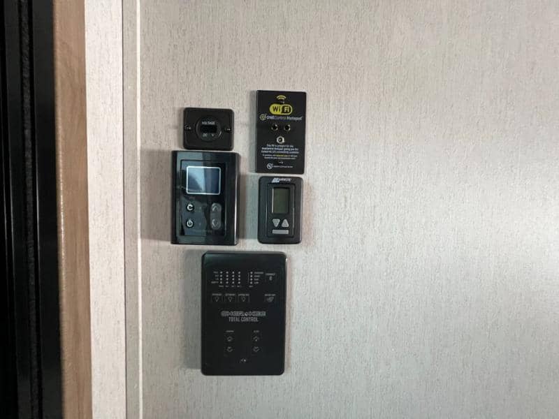 2023 Forest River 2023 Forest River Cherokee Alpha Wolf - thumbnail 31