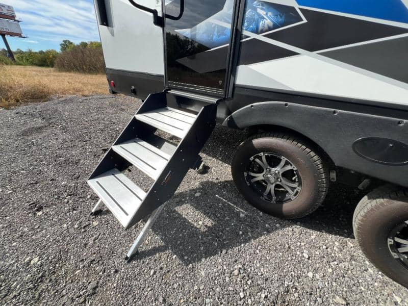 2023 Forest River 2023 Forest River Cherokee Alpha Wolf - thumbnail 35