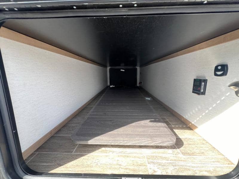 2023 Forest River 2023 Forest River Cherokee Alpha Wolf - thumbnail 36