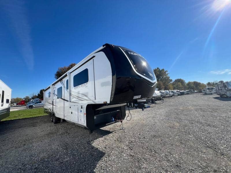 2025 Jayco 2025 Jayco North Point - thumbnail 3