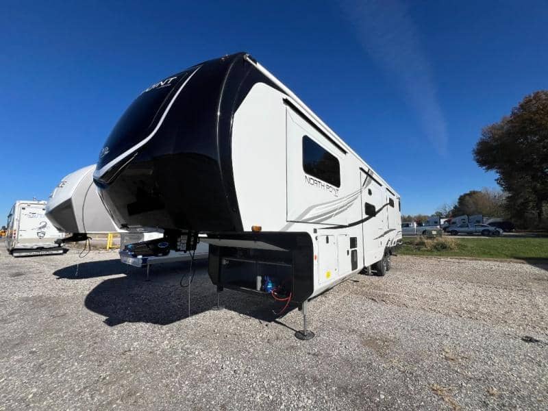 2025 Jayco 2025 Jayco North Point - thumbnail 5