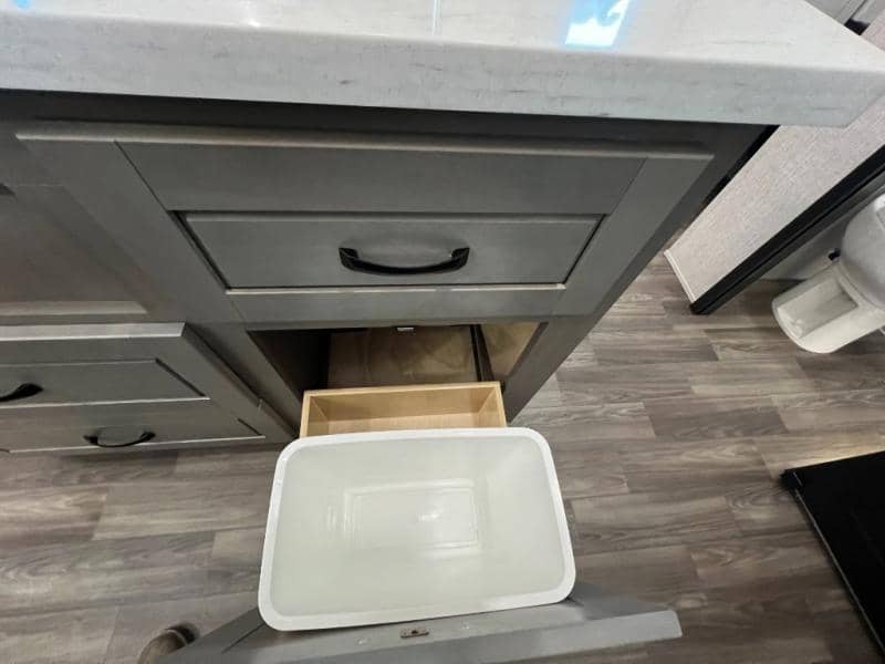 2025 Jayco 2025 Jayco North Point - thumbnail 33