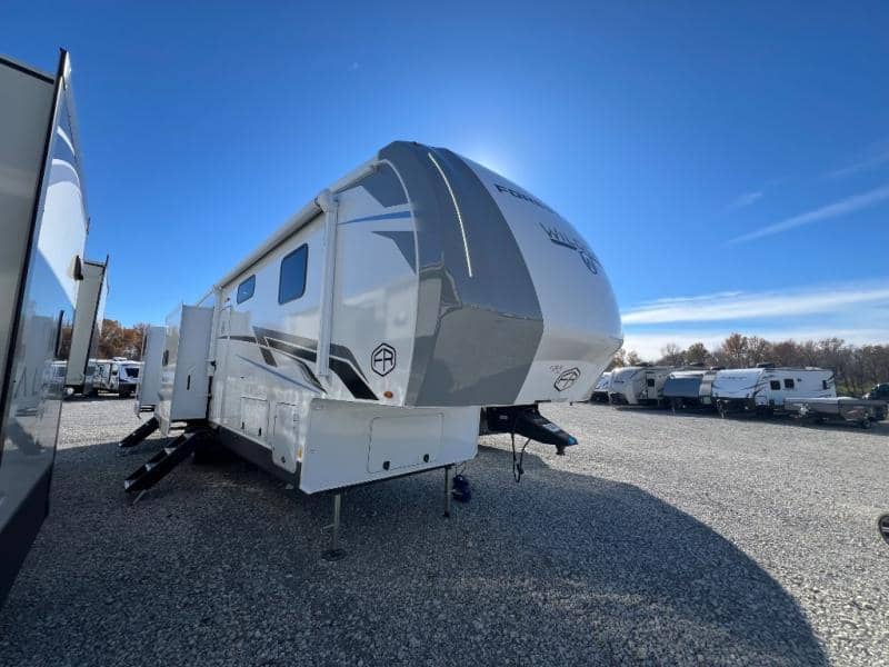 2025 Forest River 2025 Forest River Wildcat - thumbnail 5