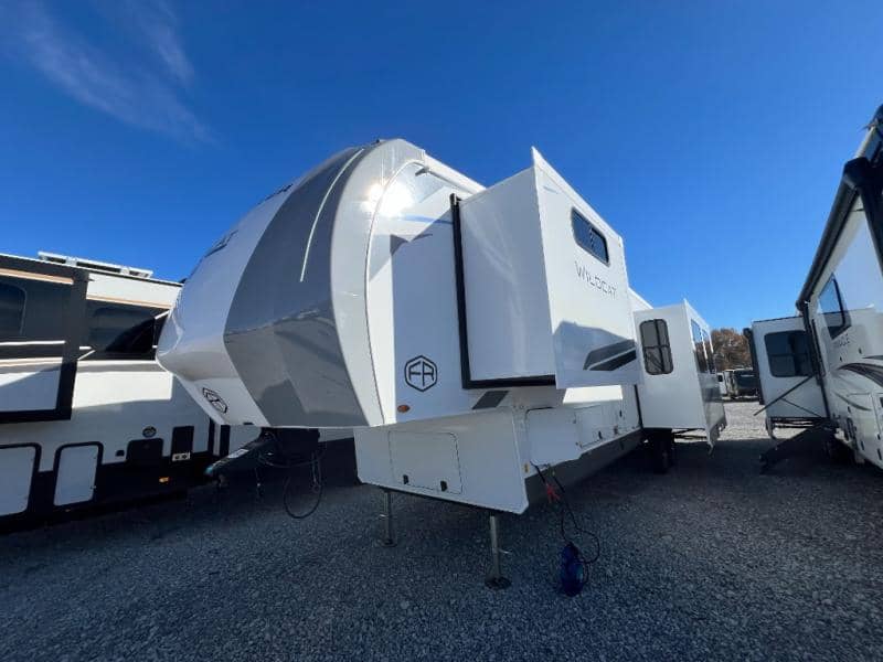 2025 Forest River 2025 Forest River Wildcat - thumbnail 6