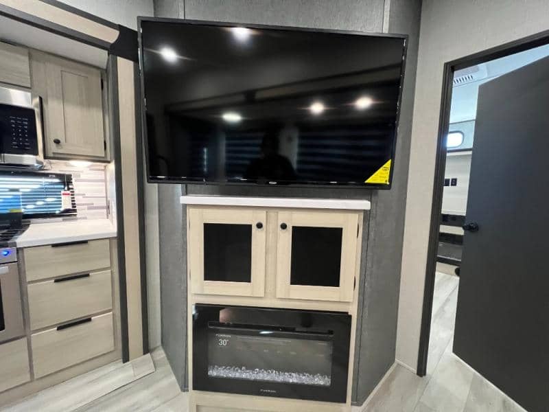 2025 Forest River 2025 Forest River Wildcat - thumbnail 32