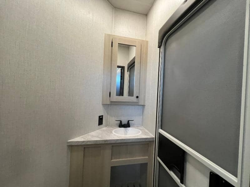 2025 Forest River 2025 Forest River Wildcat - thumbnail 34