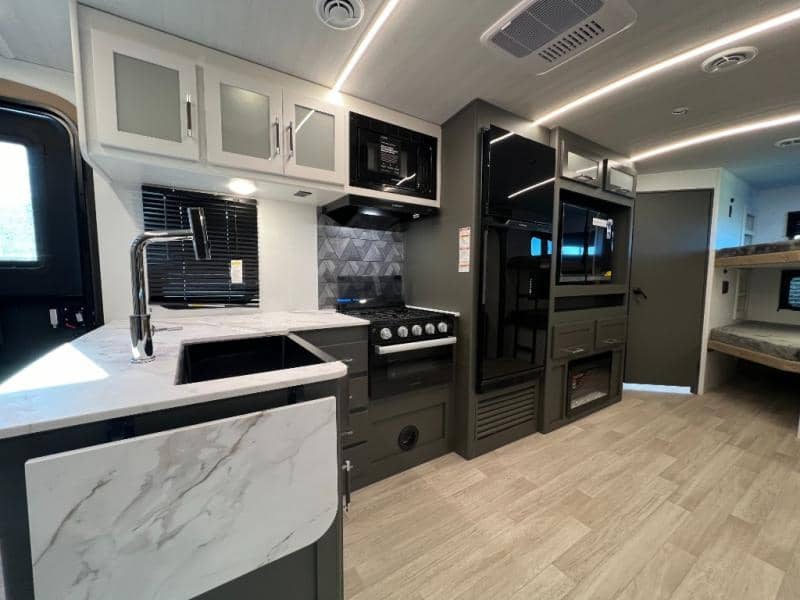 2025 Keystone RV 2025 Keystone RV Bullet Crossfire - thumbnail 12