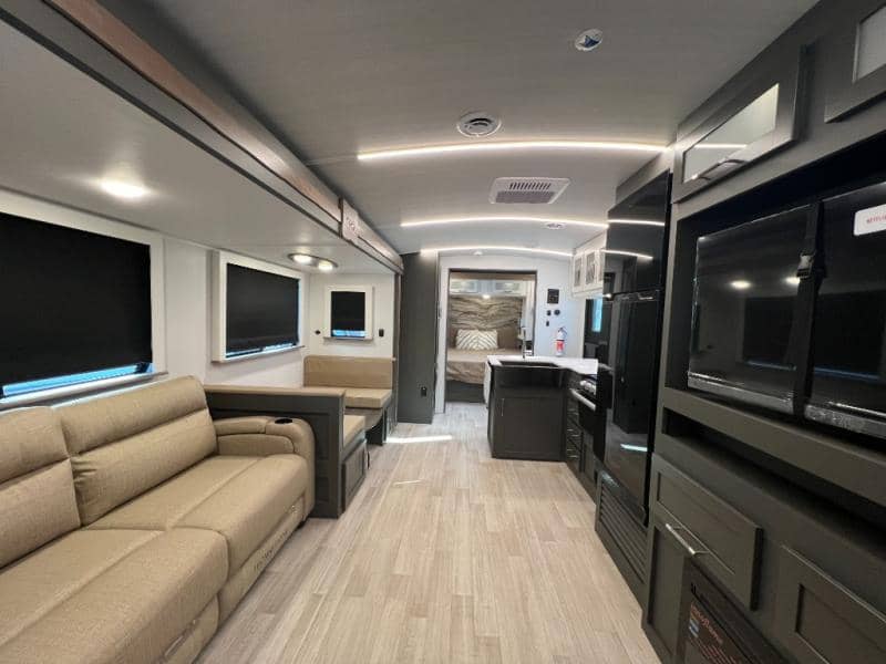 2025 Keystone RV 2025 Keystone RV Bullet Crossfire - thumbnail 23