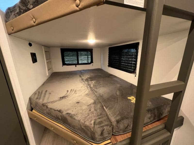 2025 Keystone RV 2025 Keystone RV Bullet Crossfire - thumbnail 31