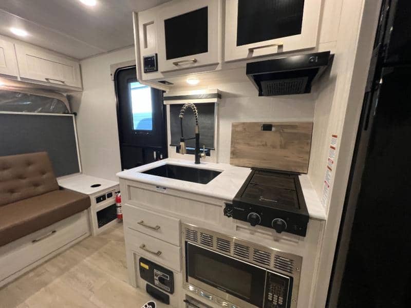 2025 Forest River 2025 Forest River Surveyor Legend - thumbnail 12