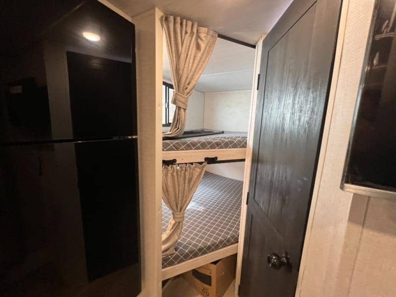 2025 Forest River 2025 Forest River Surveyor Legend - thumbnail 25