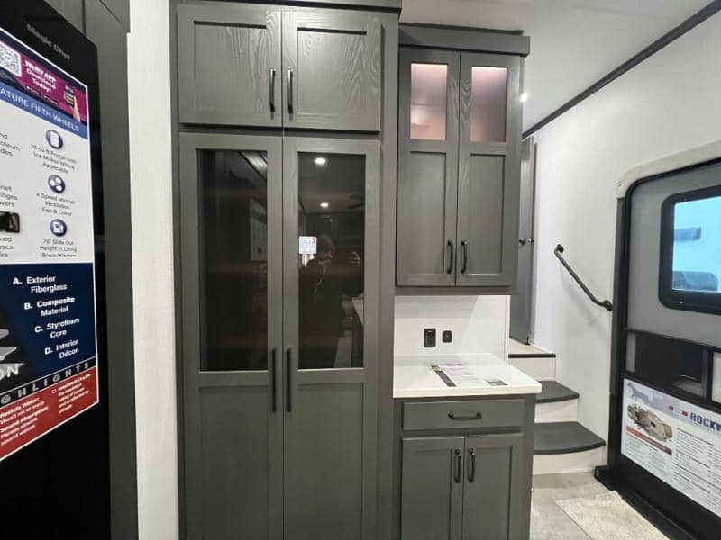 2025 Forest River 2025 Forest River Rockwood Signature - thumbnail 36