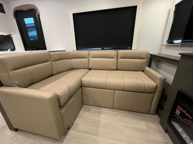 2025 Keystone RV 2025 Keystone RV Bullet Crossfire - thumbnail 11