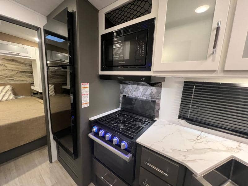 2025 Keystone RV 2025 Keystone RV Bullet Crossfire - thumbnail 22