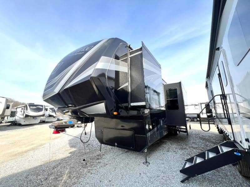 2020 Grand Design 2020 Grand Design Momentum - thumbnail 4