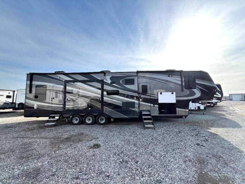 2020 Grand Design 2020 Grand Design Momentum - thumbnail 8