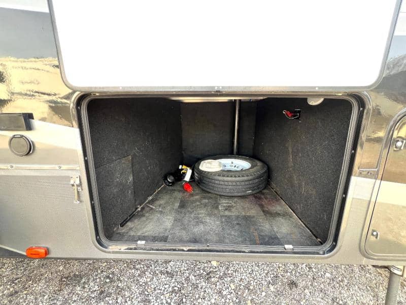 2020 Grand Design 2020 Grand Design Momentum - thumbnail 10