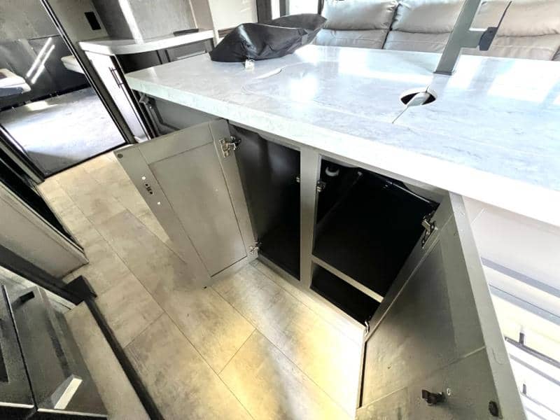 2020 Grand Design 2020 Grand Design Momentum - thumbnail 18