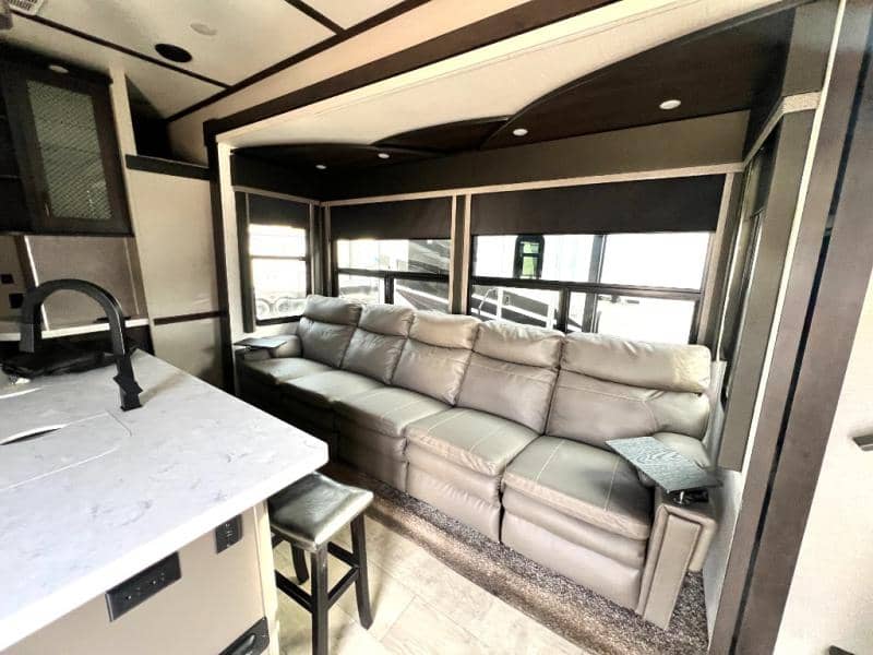 2020 Grand Design 2020 Grand Design Momentum - thumbnail 27