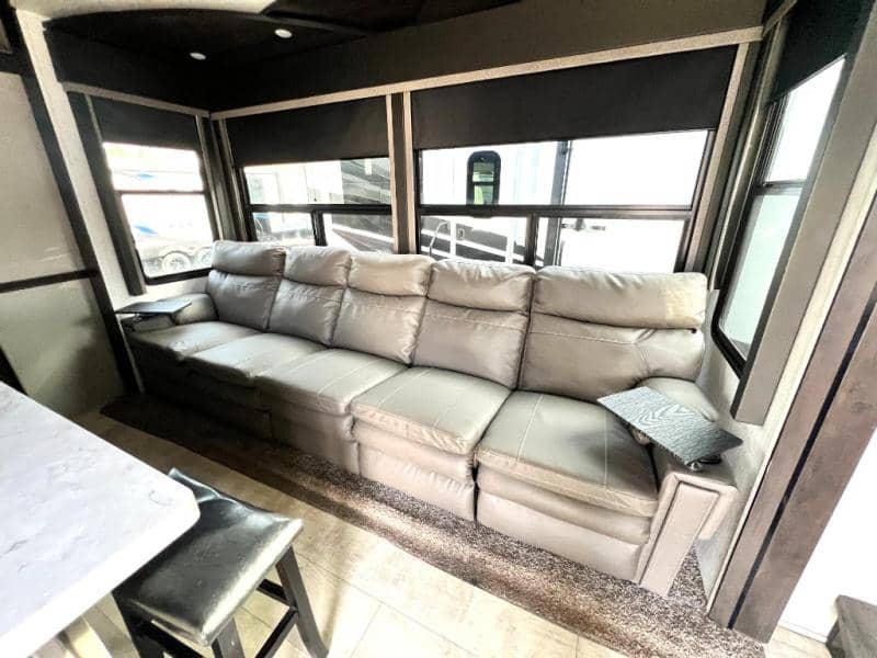 2020 Grand Design 2020 Grand Design Momentum - thumbnail 28