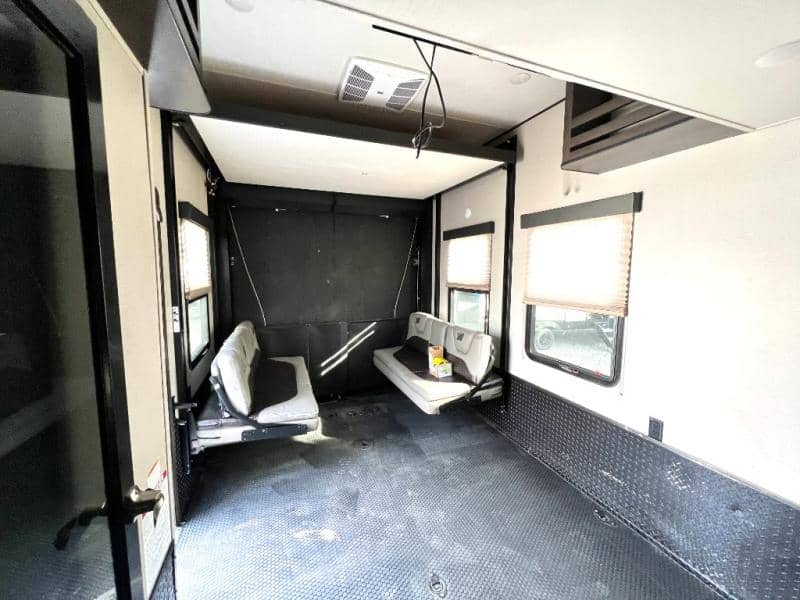 2020 Grand Design 2020 Grand Design Momentum - thumbnail 31