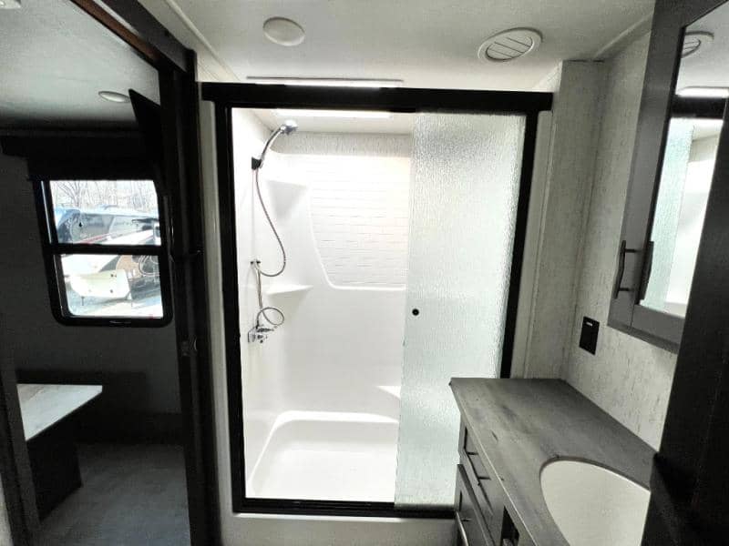 2020 Grand Design 2020 Grand Design Momentum - thumbnail 39