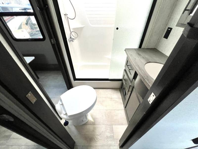 2020 Grand Design 2020 Grand Design Momentum - thumbnail 40